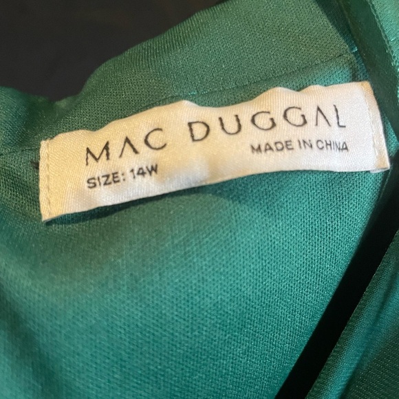 Mac Duggal 67899 Emerald Green Evening Gown with embellished belt, size 14W - Picture 9 of 9